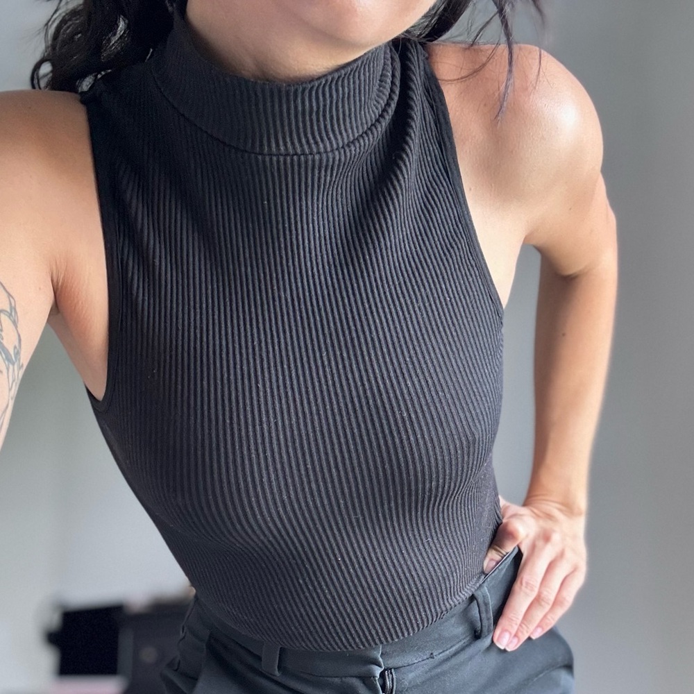 Black Sleeveless Ribbed Turtleneck Top